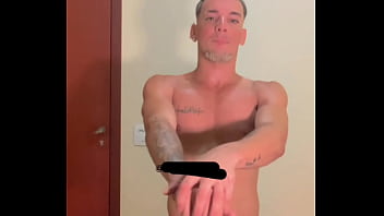 Preview 1 of Dick Big Dick - Novinho dotado famosinho do tiktok faz v&iacute_deo dan&ccedil_ando de cueca balan&ccedil_ando a picoca
