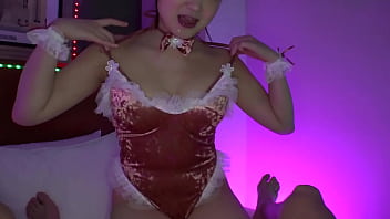 Preview 2 of Very Teacher Mega Bush - 爆乳Hカップでエロ販促動画を投稿するどスケベ下着販売員！極上肉体を際立たせるランジェリー&amp_激エロバニーコスでご奉仕痴女ファック！Part3