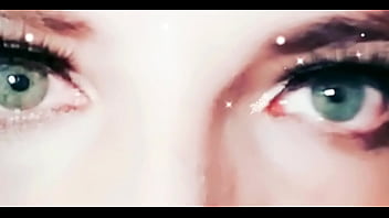 Preview 2 of Cowarfdly Woman - de quem s&atilde_o esses olhos de menina?