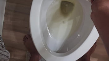 Preview 4 of Here Cums The Judge Wendy - Chalatan the right way to use toilet