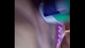 Preview 3 of Xxxjap - Na falta d pau...dengosa se diverte sozinha