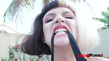 Preview 1 of Indian Sexy Fucking Story Videos - Hot teen Candy Crush drinks BBC piss for the first time YE047