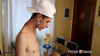 Preview 2 of Pqcpdlzqc - Fui para ensinar o carinha e acabei levando no cuzinho