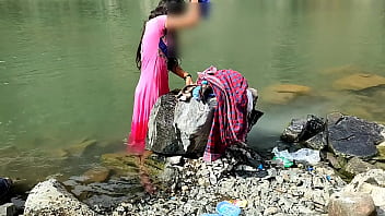 Preview 1 of Malika Singh - गाव की लड़कि कपड़ा धो रही थी तभी जाकर जबरदस्ती चोदा। उसका mms वीडियो लिक