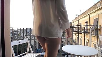 Preview 1 of Gril Xxx Hors - Risky masturbation at opened balcony