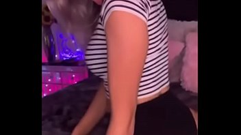 Preview 1 of Follada Esposo Dormido - Hot teen shaking ass on webcam