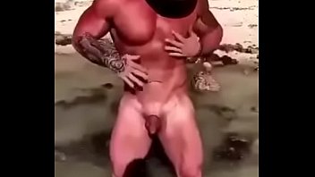 Preview 2 of Docom Xxx - En la playa