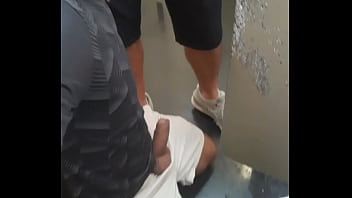 Preview 2 of Hentai Cartoon Force To Have Sex - Estava chupando a rola do casado no mict&oacute_rio e o funcion&aacute_rio da limpeza flagrou