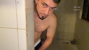 Preview 4 of Gay Red Tub - Meu cunhado me pegou na cozinha de lingerie