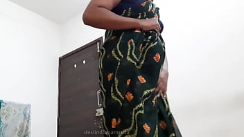 Preview 2 of Mommy Sex Solo - Desi Sexy Hot Cute Indian Bhabhi Wearing Dark Green Saree
