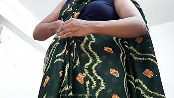 Preview 3 of Mommy Sex Solo - Desi Sexy Hot Cute Indian Bhabhi Wearing Dark Green Saree
