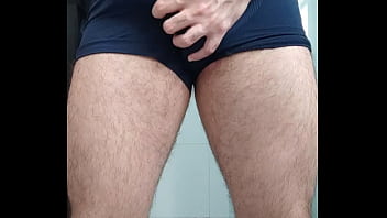 Preview 1 of Teen Biy Xxx - Tirando meu pau pra fora da cueca