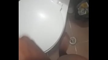 Preview 2 of Step Brother And Sister Friends - Una paja con buena musica de fondo