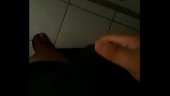 Preview 1 of Sac Vedis - Que rico se me ve el bulto