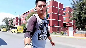 Preview 1 of Vavuy Grils Xxx - Joven skater disfruta de una espont&aacute_nea eyaculaci&oacute_n al ver una revista gay