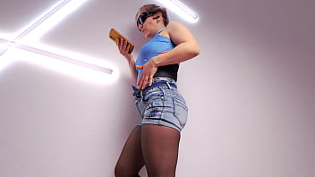 Preview 2 of Chaina Gilr - 454 Denim shorts on the butt. I dance for you.