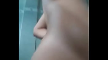 Preview 2 of Hidden Sex On Bus - HERMOSA JOVENCITA MOSTRANDO SU HERMOSO CUERPO