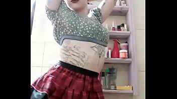 Preview 1 of Teen Dilldo - Baj&aacute_ndose la faldita