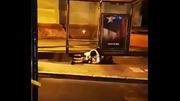 Preview 4 of Step Son Fuck Sleep Step Mom - Pillo a chico haciendo una mamada a su amigo en plena calle de Santiago de Chile