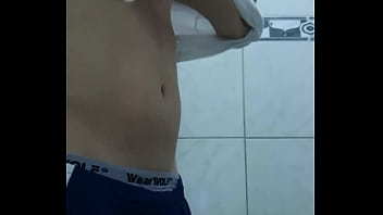 Preview 1 of Zoey Hallovay - Le ense&ntilde_o a mi novia como me cambio de ropa
