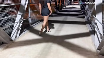 Preview 1 of Anime Hentai Xnxx Videos - Casada pagou um boquete na passarela - KAREN KISS