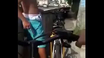 Preview 1 of Bane Mia - Moreno Dotado caindo de bicicleta caindo na Raposo Tavares