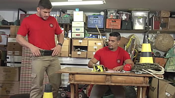 Preview 1 of Analgnet Com - Trabalhando no Quartel dos Bombeiros,  o clima esquentou. Fudemos ali mesmo. - Free