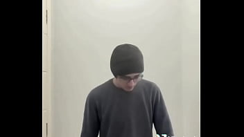 Preview 3 of Hi Lovely - Novinho se requebrando no funk