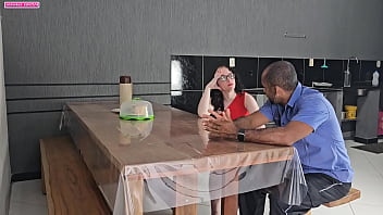 Preview 2 of Mom Is Doggys - AMO MEU MARIDO NAO GOSTO DE TRAIR MAS ELE NAO MIM DAR AUTERNATIVA SEM DINHEIRO PARA PAGAR O ALUGUEL ENTAO TIVE QUE FUDER COM O DONO DA CASA DEI PRA ELE MEU CU ELE SOCOU SEU PAU PRETO DERRAMANDO DENTRO