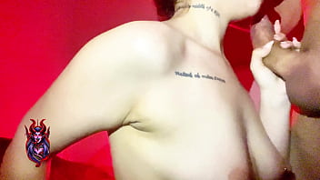 Preview 1 of Porn Hindi Fucking Video - Diaba Branca lambuza o pau do vizinho de SANGUE
