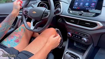 Preview 2 of Latex Home - Boquet&atilde_o gostoso no carro at&eacute_ ganhar muitoooo leitinho