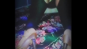Preview 2 of Money Mom Boobs - Sharon esposa caliente de 40 a&ntilde_os trabaja como recepcionista en una cl&iacute_nica cerca del metro San Joaqu&iacute_n siempre llega ansiosa de trabajar para vestirse como Puta y su marido solo le mame el culo