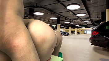 Preview 4 of Xnxx D6f - Sexo arriesgado sucio en un estacionamiento de autom&oacute_viles
