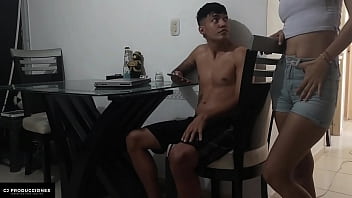 Preview 1 of Sexy Video Doggy Ki - Mi hermanastra esta cachonda y quiere chuparme la polla