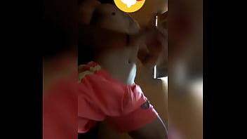Preview 2 of Indian Kichenmom - Dan&ccedil_ando de pau duro e shorts rasgado