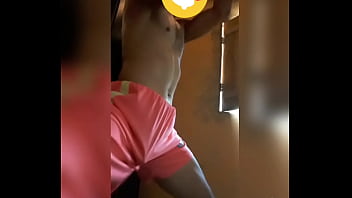 Preview 4 of Indian Kichenmom - Dan&ccedil_ando de pau duro e shorts rasgado