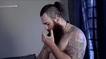 Preview 2 of Telugu Dog Style - QWEEN N&Atilde_O RESISTE AO AMIGO DE RESSACA EM SEU SOF&Aacute_,  E O ACORDA PARA SENTAR EM SUA ROLA