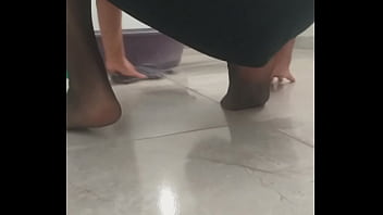 Preview 4 of Xxx Pornxxx Com - T&uuml_rbanlı &uuml_vey annem seksi &ccedil_orabıyla yerleri siliyor t&uuml_rk ifşa