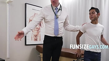 Preview 1 of Saudi Babys Porn - Tiny Man&#039_s Visit To The Gay Doctor