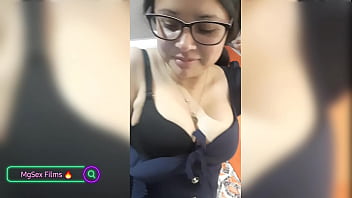 Preview 1 of Beeg 18co12 - Chica de lentes es seducida por un desconocido y terminan teniendo sexo duro en un motel - Mrmilkyman