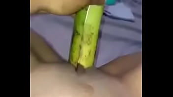 Preview 1 of Girl With Tapir - Nińa le gusta sacarse leche con un pl&aacute_tano