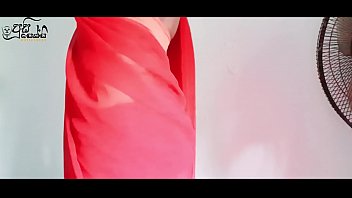Preview 1 of Inteerracil - Indian desi girl showing off boobs in saree