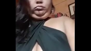 Preview 1 of Daniella Kelly - Gorda ense&ntilde_a tetas