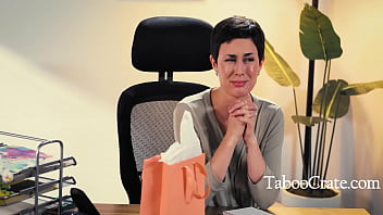 Preview 1 of Mote Mom And Sister - Devoted Wife Gifts Husband Her Clueless Secretary