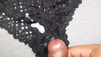 Preview 4 of Nude Gebi - Me corr&iacute_ sobre el cachetero favorito de mi mejor amiga,  quiero que lo use con mi semen