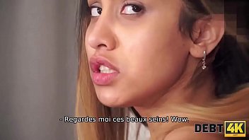 Preview 2 of Voyeur Tumblr - Debt4k. Le mod&egrave_le Topnotch Roxy Lips avec des formes maigres