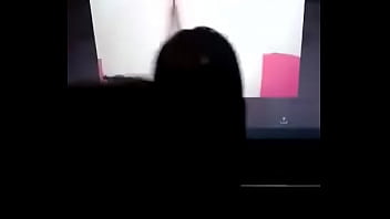 Preview 1 of Half Pr - Comedor gozando pra minha esposa,  marido corno provocou tudo