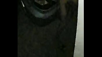 Preview 2 of Masege Husband Porn - Dando o cuzinho na garagem a noite