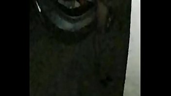 Preview 4 of Masege Husband Porn - Dando o cuzinho na garagem a noite