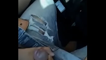 Preview 1 of Fokare Mom - My step sister giving me a hand job